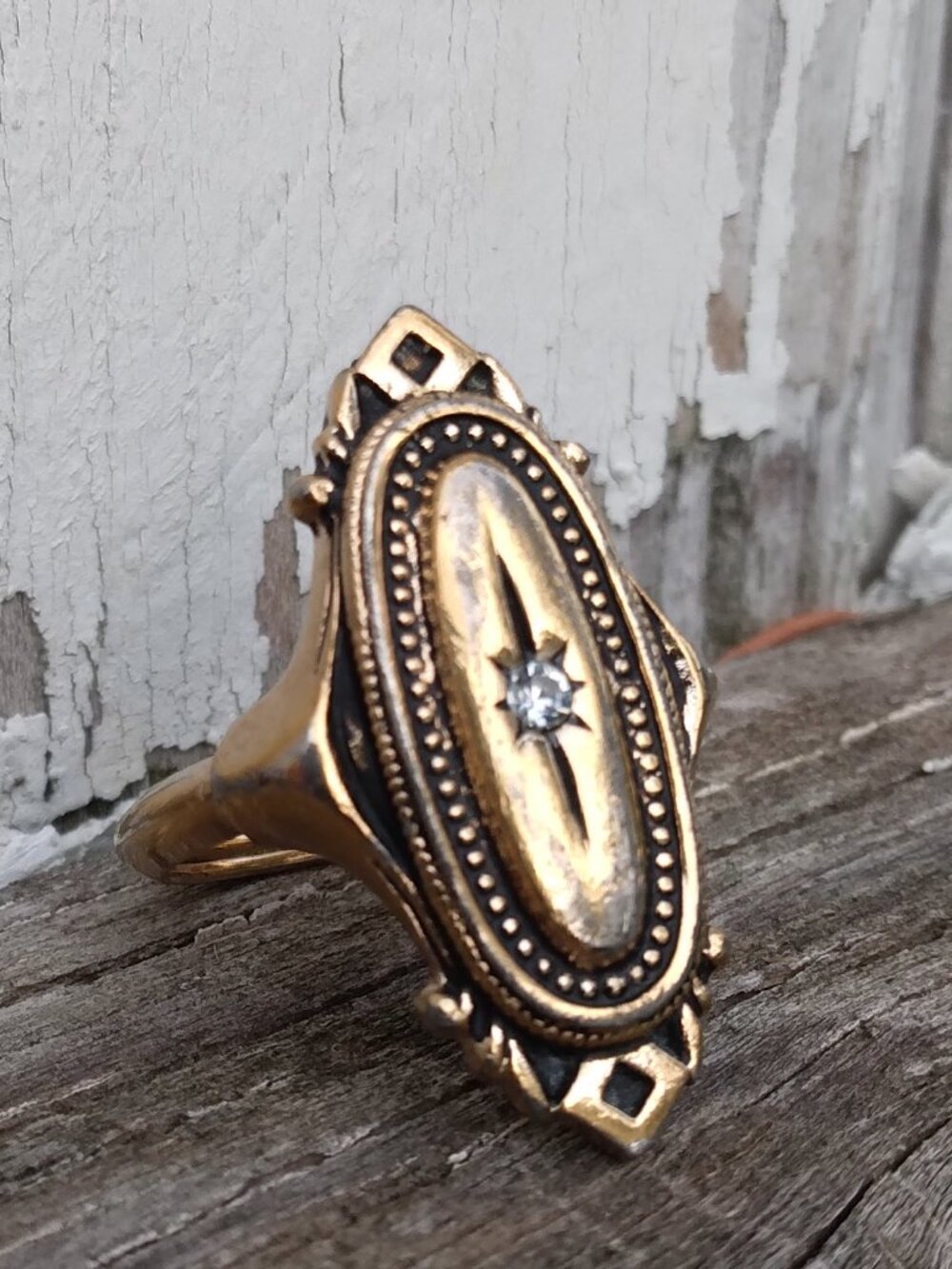Vintage Avon 1976 Kensington Ring Victorian Style Gold Tone Size 6 - Picture 5 of 12